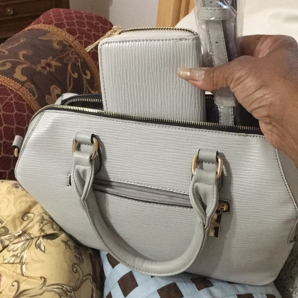 Hand Bag - Picture 3 of 4